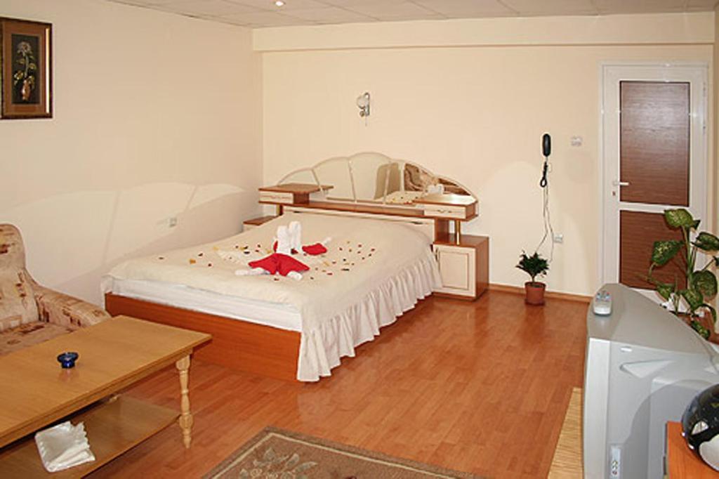 Hotel Rade 2 Vratsa Quarto foto