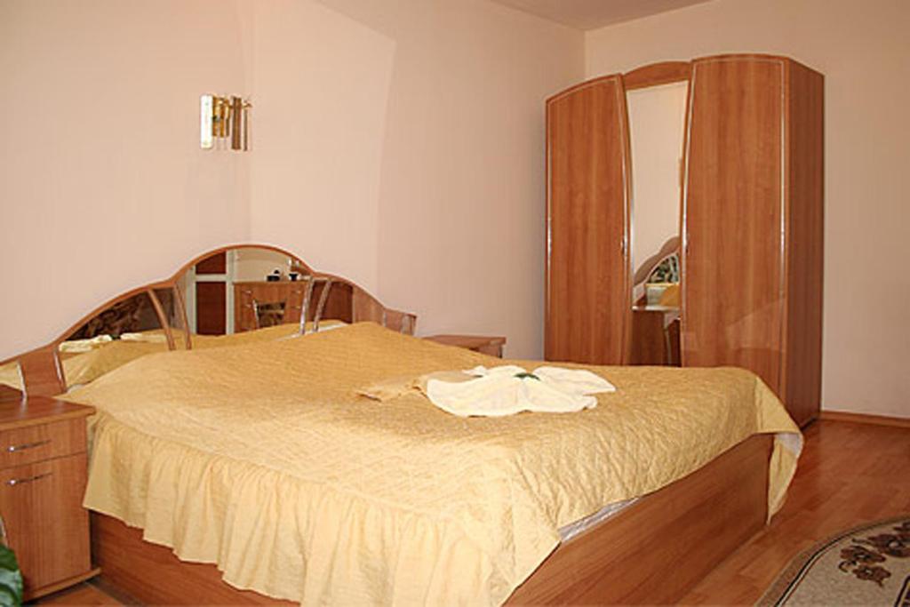 Hotel Rade 2 Vratsa Quarto foto