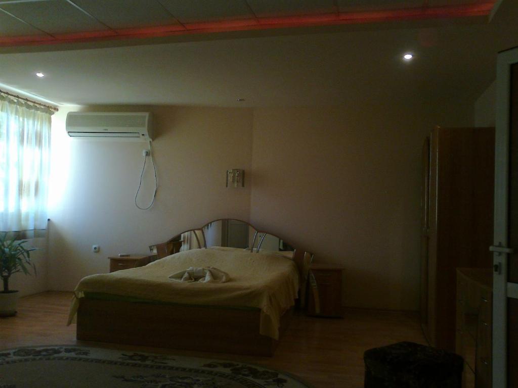 Hotel Rade 2 Vratsa Quarto foto