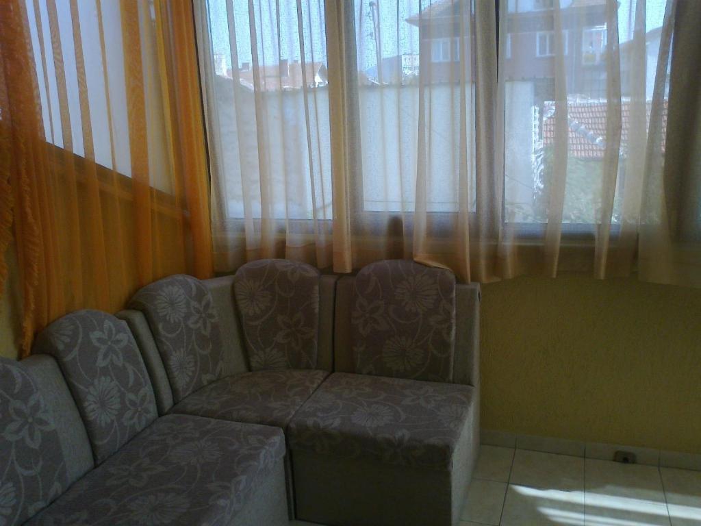 Hotel Rade 2 Vratsa Quarto foto
